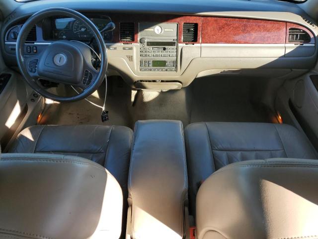 1LNHM81W34Y652204 - 2004 LINCOLN TOWN CAR EXECUTIVE Silber Foto 8