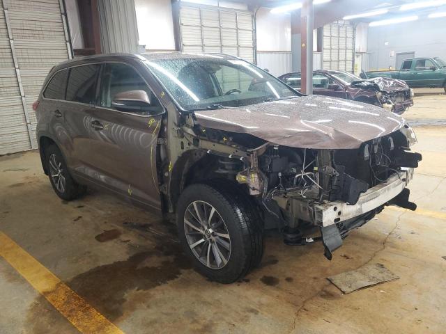 5TDJZRFH3HS373778 - 2017 TOYOTA HIGHLANDER SE BROWN photo 4