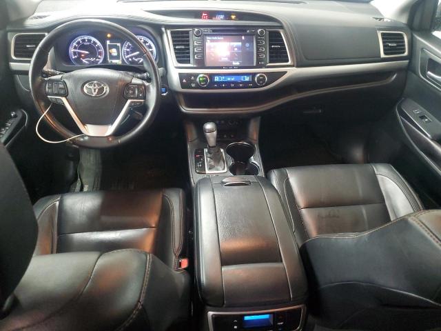 5TDJZRFH3HS373778 - 2017 TOYOTA HIGHLANDER SE BROWN photo 8