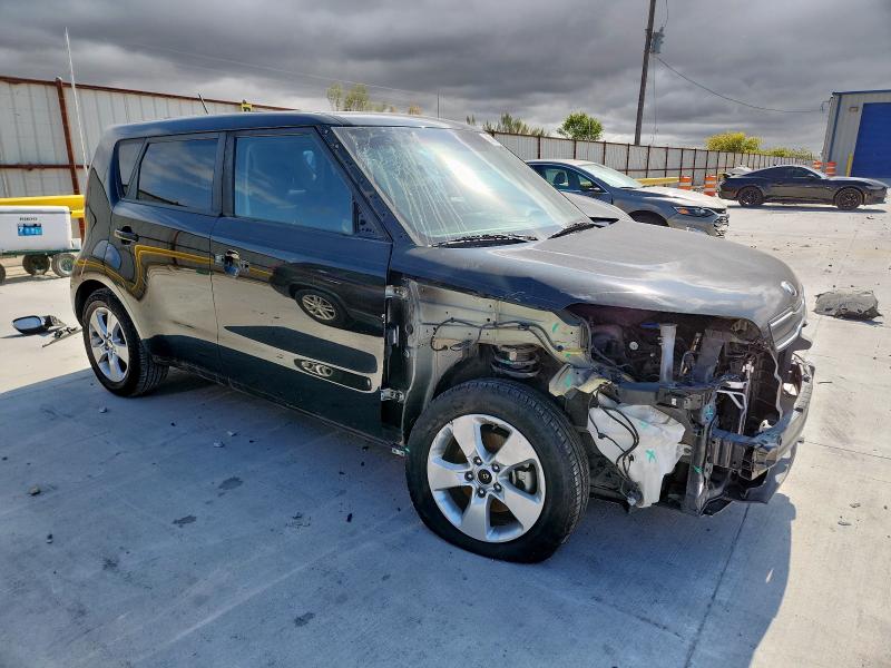 KNDJN2A20K7000026 - 2019 KIA SOUL BLACK photo 4