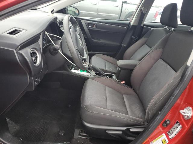 5YFBURHE1JP798906 - 2018 TOYOTA COROLLA L Qırmızı foto 7