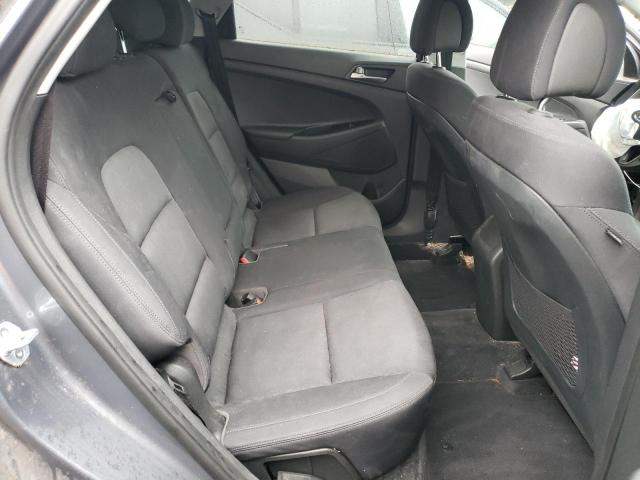 KM8J2CA44JU605808 - 2018 HYUNDAI TUCSON SE رمادي صورة 11