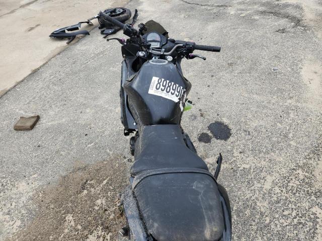 JKAEXEE13GDA22493 - 2016 KAWASAKI EX650 E BLACK photo 6