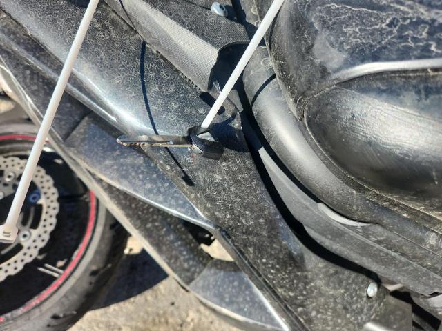 JKAEXEE13GDA22493 - 2016 KAWASAKI EX650 E BLACK photo 8