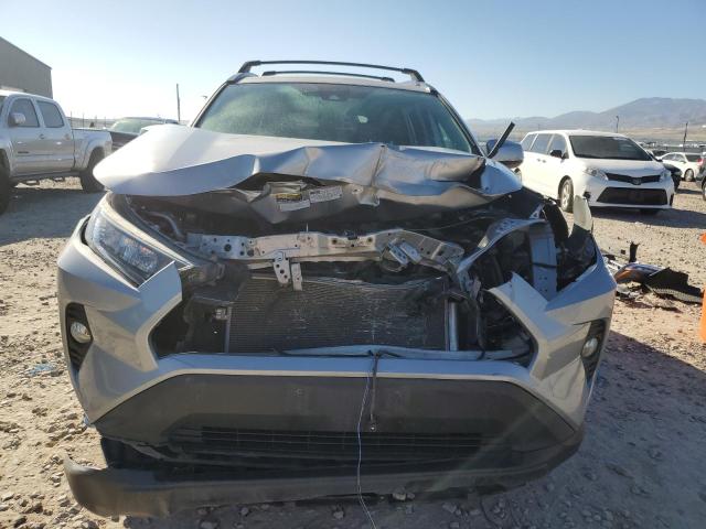 2T3P1RFV1KW041805 - 2019 TOYOTA RAV4 XLE Күміс фото 5