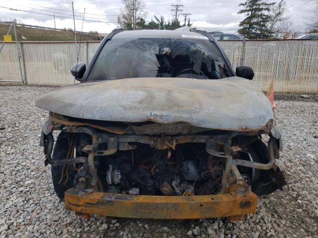 1C4NJDEB2ED521743 - 2014 JEEP COMPASS LATITUDE GRAY photo 5