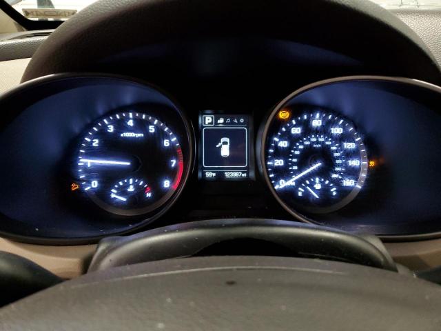 5XYZT3LB2HG489519 - 2017 HYUNDAI SANTA FE S GRAY photo 9
