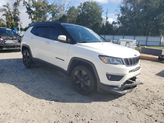 3C4NJDBBXKT599777 - 2019 JEEP COMPASS LATITUDE WHITE photo 4