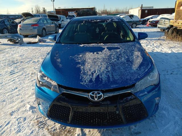 4T1BF1FK6HU803451 - 2017 TOYOTA CAMRY LE BLUE photo 5