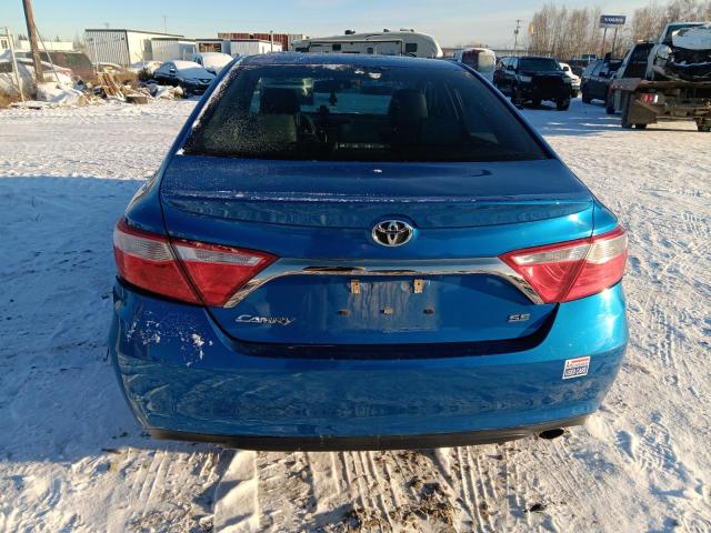 4T1BF1FK6HU803451 - 2017 TOYOTA CAMRY LE BLUE photo 6