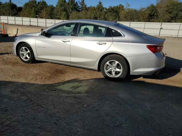 1G1ZB5ST3JF106391 - 2018 CHEVROLET MALIBU LS Argent photo 2