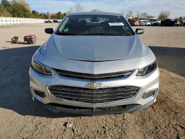 1G1ZB5ST3JF106391 - 2018 CHEVROLET MALIBU LS Argent photo 5