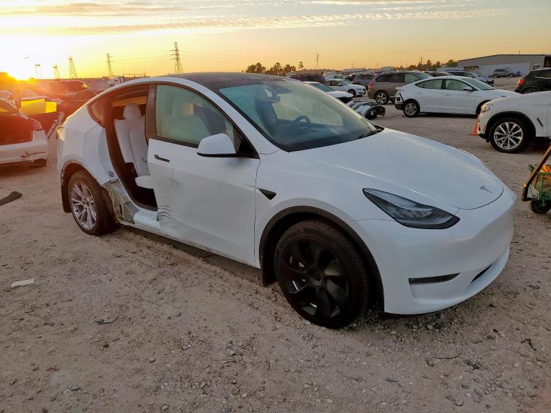 7SAYGDEE1PA107810 - 2023 TESLA MODEL Y Սպիտակ լուսանկար 4