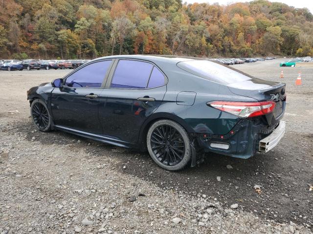 4T1B11HK9JU614116 - 2018 TOYOTA CAMRY L 绿色 照片 2