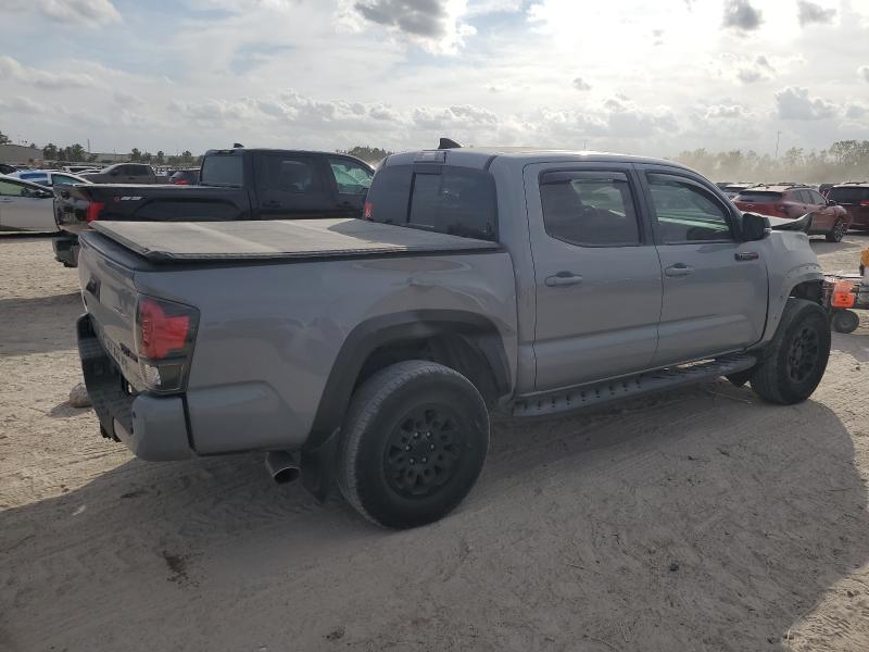 5TFCZ5AN4HX092601 - 2017 TOYOTA TACOMA DOUBLE CAB SILVER photo 3