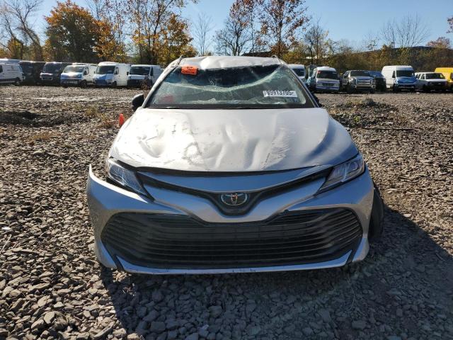 4T1B11HK3KU247778 - 2019 TOYOTA CAMRY L SILVER photo 5