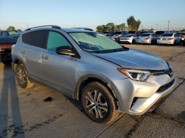 2T3ZFREV5HW372357 - 2017 TOYOTA RAV4 LE ვერცხლისფერი ფოტო 4