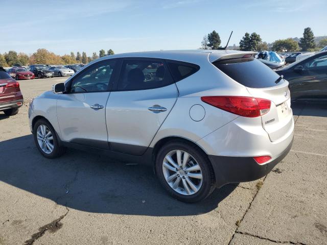 KM8JU3AC7DU564404 - 2013 HYUNDAI TUCSON GLS SILVER photo 2