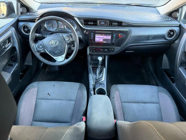 2T1BURHE4JC051106 - 2018 TOYOTA COROLLA L Qara foto 9