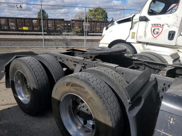 1FUJGLDR7HLHN8742 - 2017 FREIGHTLINER CASCADIA 1 Plata foto 6