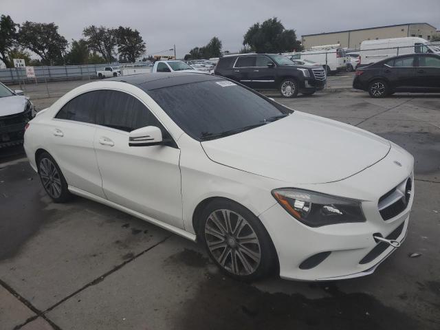 WDDSJ4EB4HN430979 - 2017 MERCEDES-BENZ CLA 250 WHITE photo 4