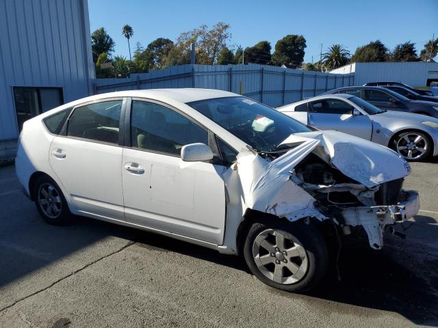 JTDKB20UX40043168 - 2004 TOYOTA PRIUS WHITE photo 4