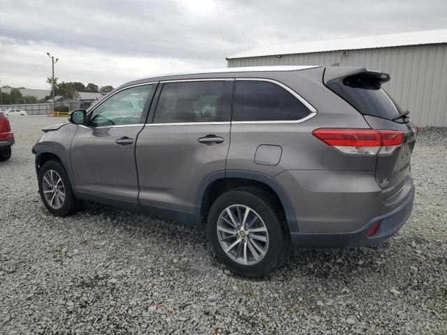 5TDKZRFH8KS557514 - 2019 TOYOTA HIGHLANDER SE Gris photo 2
