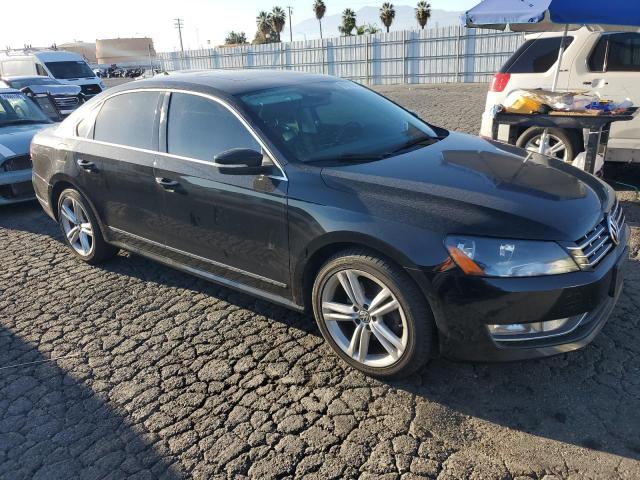 1VWCV7A30FC089105 - 2015 VOLKSWAGEN PASSAT SEL Schwarz Foto 4