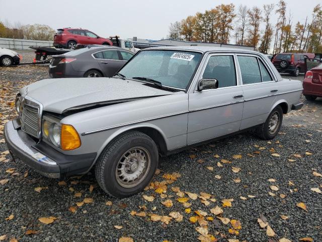 1984 MERCEDES-BENZ 300 DT, 