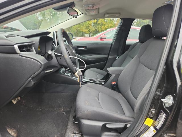 5YFEPRAE5LP116983 - 2020 TOYOTA COROLLA LE أسود صورة 7