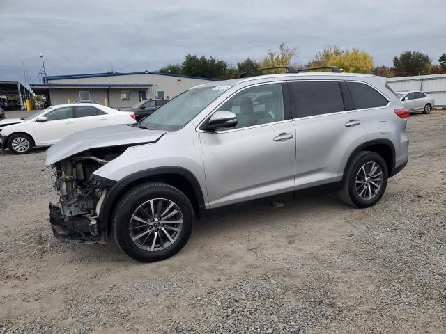 2019 TOYOTA HIGHLANDER SE, 