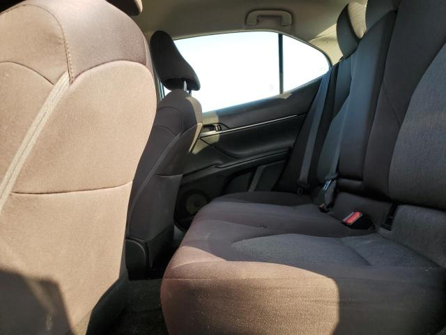 4T1B11HK5JU060959 - 2018 TOYOTA CAMRY L WHITE photo 10