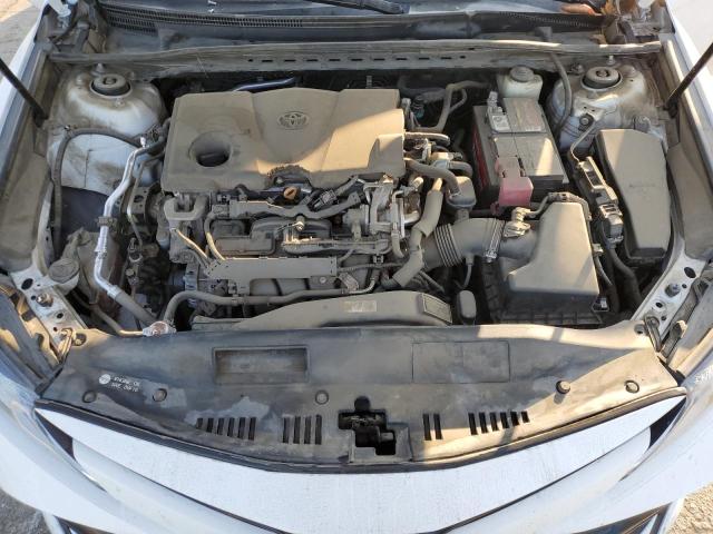 4T1B11HK5JU060959 - 2018 TOYOTA CAMRY L WHITE photo 11