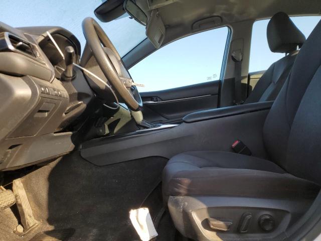 4T1B11HK5JU060959 - 2018 TOYOTA CAMRY L WHITE photo 7