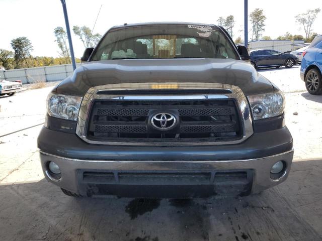 5TFRY5F15AX097623 - 2010 TOYOTA TUNDRA DOUBLE CAB SR5 GRAY photo 5