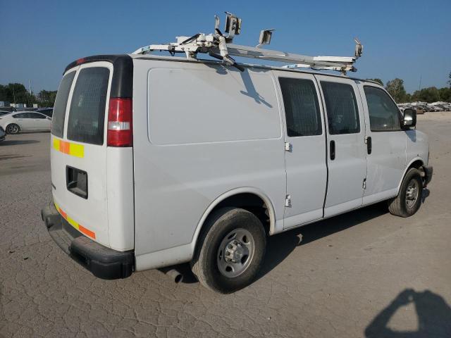 1GCWGAFP8J1184745 - 2018 CHEVROLET EXPRESS G2 WHITE photo 3