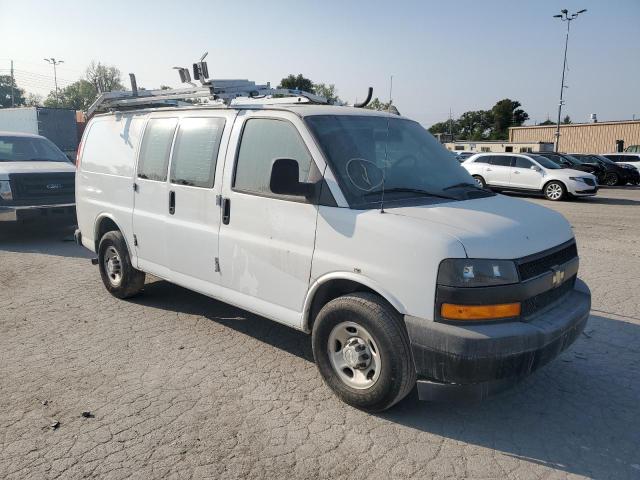 1GCWGAFP8J1184745 - 2018 CHEVROLET EXPRESS G2 WHITE photo 4
