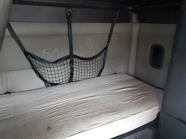 3AKJHHDR3KSKF0542 - 2019 FREIGHTLINER CASCADIA 1 WHITE photo 10