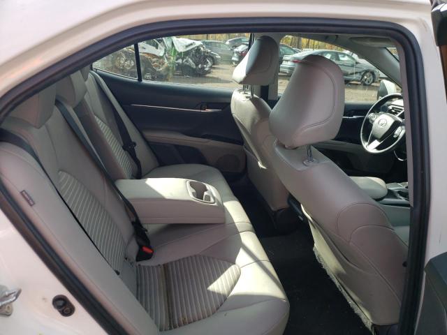 JTNB11HK8J3032885 - 2018 TOYOTA CAMRY L WHITE photo 10