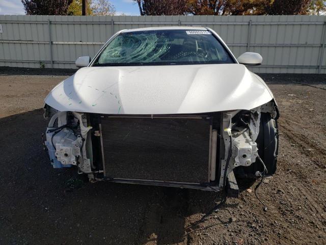 JTNB11HK8J3032885 - 2018 TOYOTA CAMRY L WHITE photo 5