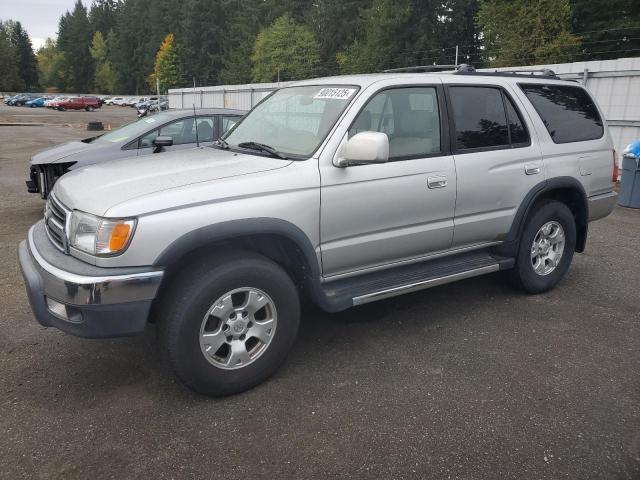 2000 TOYOTA 4RUNNER SR5, 