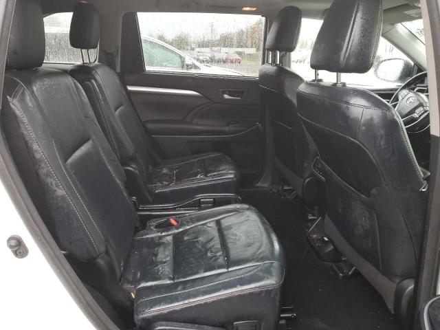 5TDJZRFH9JS895286 - 2018 TOYOTA HIGHLANDER SE أبيض صورة 11