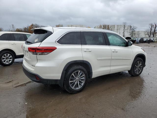 5TDJZRFH9JS895286 - 2018 TOYOTA HIGHLANDER SE أبيض صورة 3
