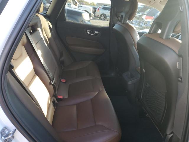 LYV102RK0JB068923 - 2018 VOLVO XC60 T5 白色 照片 11