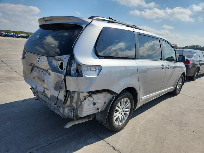 5TDYK3DC1CS264901 - 2012 TOYOTA SIENNA XLE 白色 照片 3