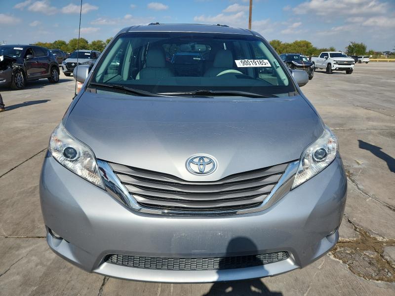 5TDYK3DC1CS264901 - 2012 TOYOTA SIENNA XLE 白色 照片 5