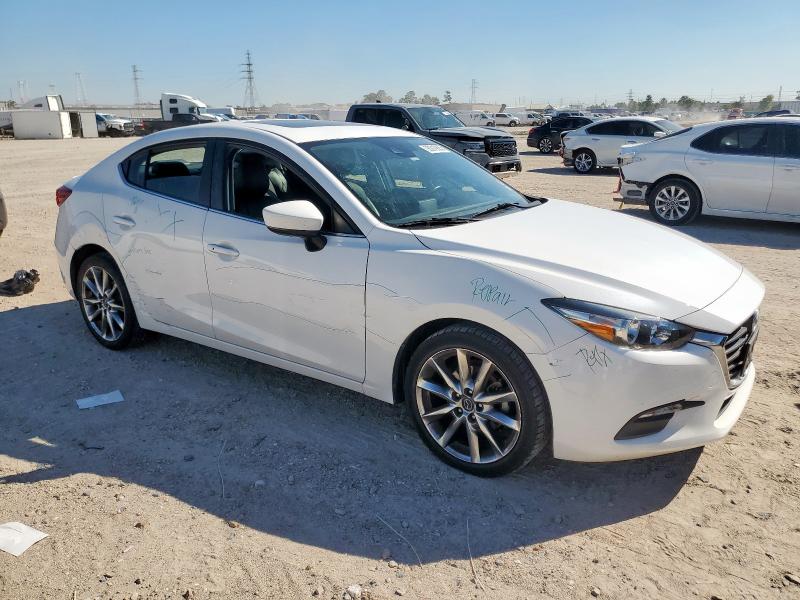 3MZBN1V33JM245731 - 2018 MAZDA 3 TOURING WHITE photo 4