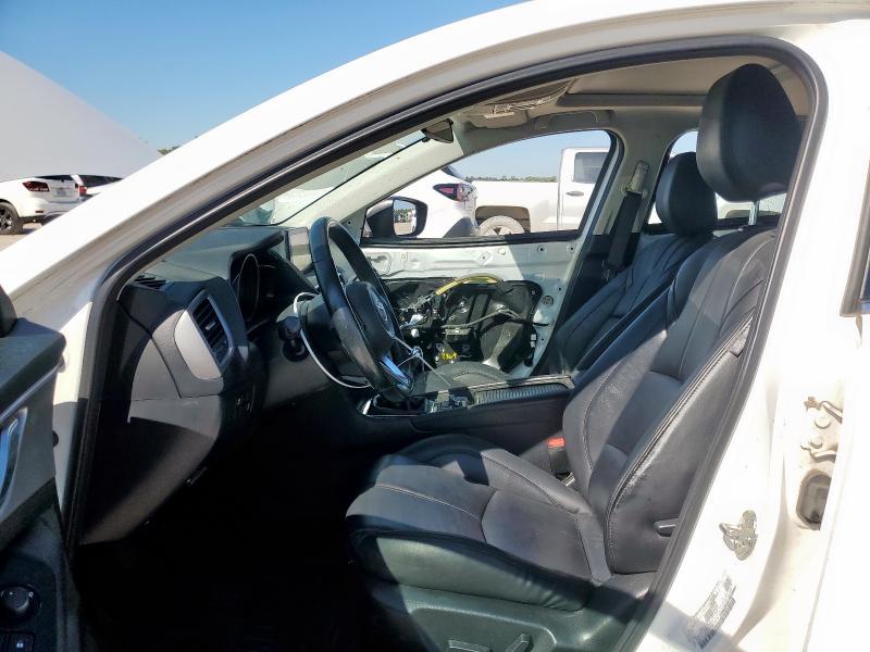 3MZBN1V33JM245731 - 2018 MAZDA 3 TOURING WHITE photo 7