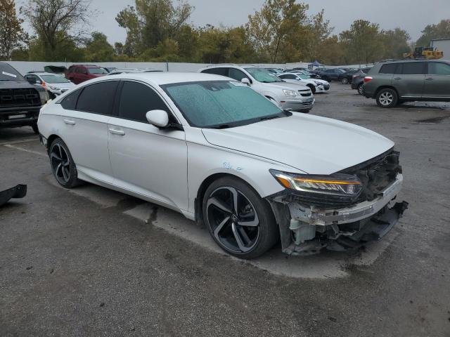 1HGCV1F38JA235734 - 2018 HONDA ACCORD SPORT Белый фото 4