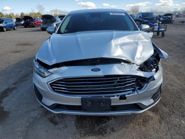 3FA6P0HD3KR194917 - 2019 FORD FUSION SE ვერცხლისფერი ფოტო 5